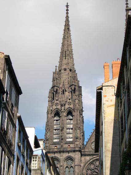  une des flèches de la cathédrale